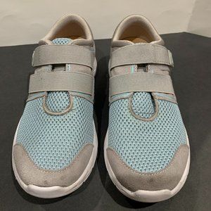 VIONIC WOMEN'S BRISK EMA SLIP ON LESIRE SIZE 5